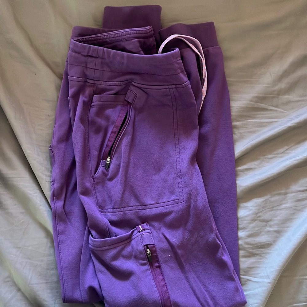 Jaanuu 10 pocket jogger scrub pants